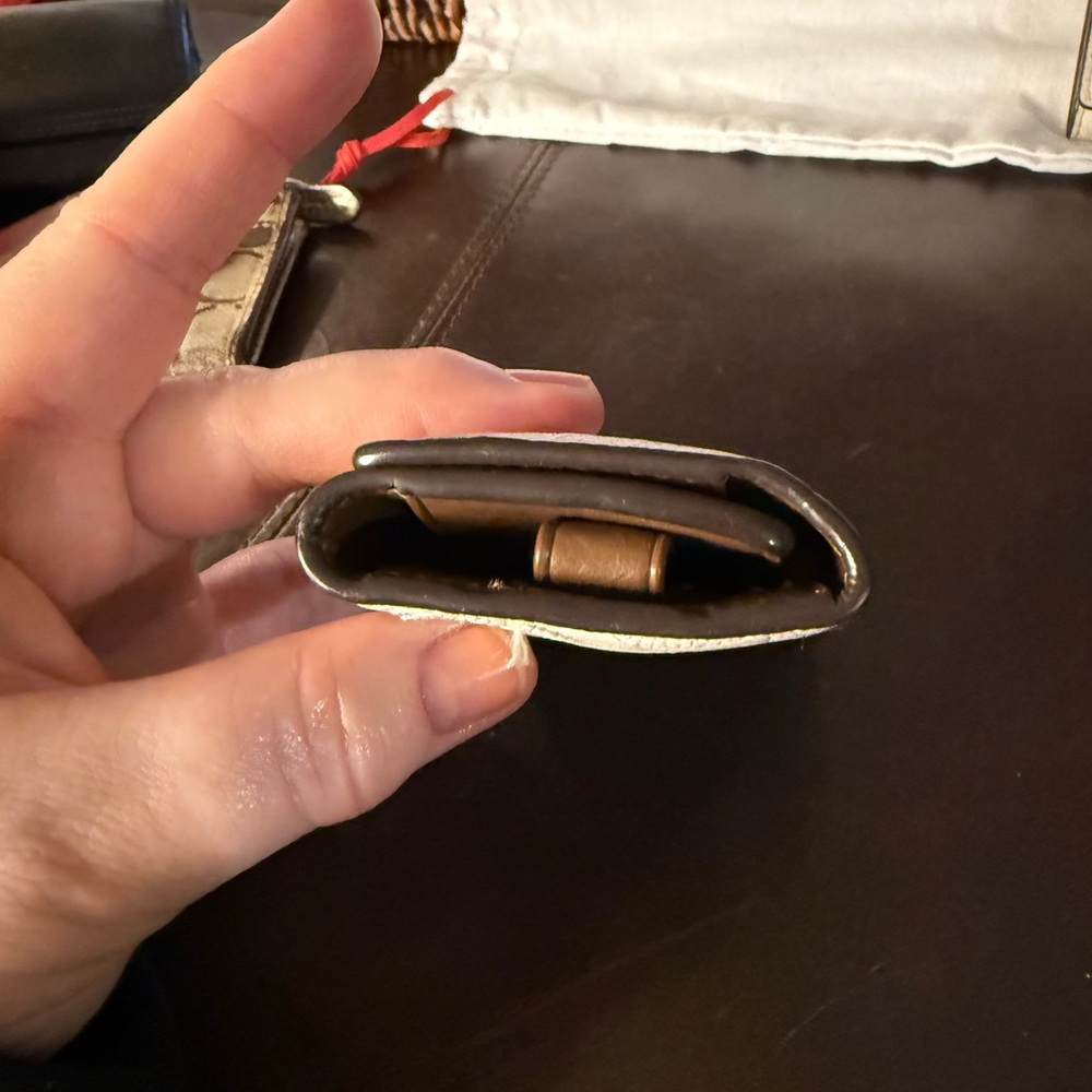 Coach4 pc SLG set Fair to VG condition - Picture 10 of 16